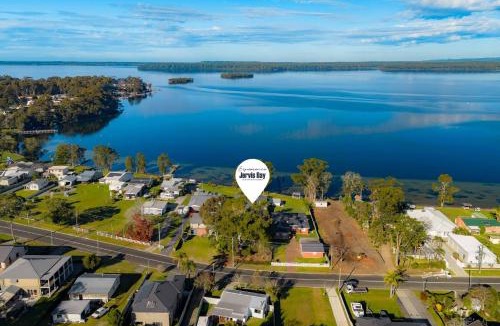 St. Georges Basin Apartment | The Landing Pad by Experience Jervis Bay