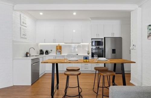 St. Georges Basin Apartment | The Landing Pad by Experience Jervis Bay