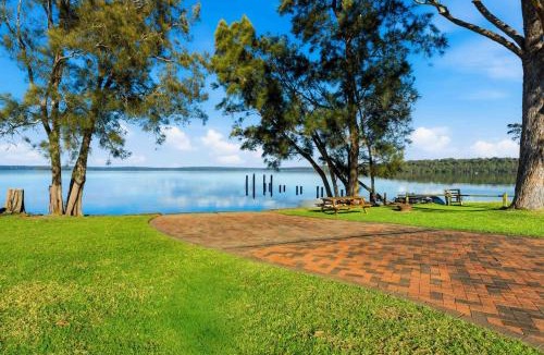 St. Georges Basin Apartment | The Landing Pad by Experience Jervis Bay