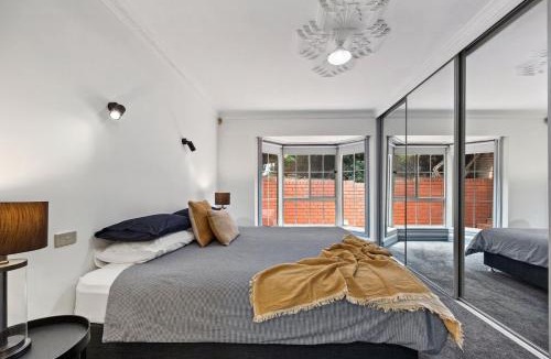 Port Lincoln House | The Laneway - 3BR, Pet Friendly, Walk to CBD
