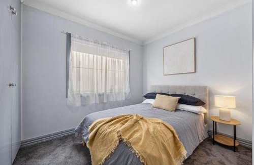 Port Lincoln House | The Laneway - 3BR, Pet Friendly, Walk to CBD