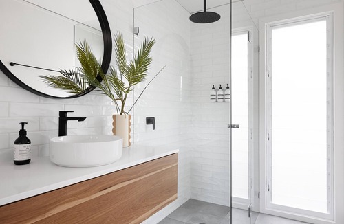 Patonga House | THE LITTLE OYSTER Waterfront Beach House Patonga