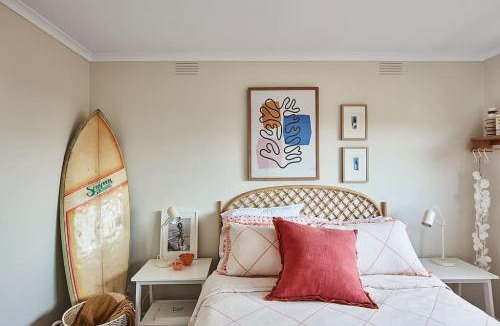 Apollo Bay House | THE LOBSTERPOT BEACH HOUSE - views and walking distance to shops