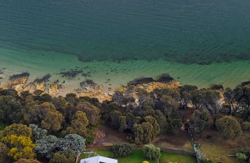 South Arm House | The Long Table House | Sleeps 10 | Pool, Firepit, Beach & Dining for 12