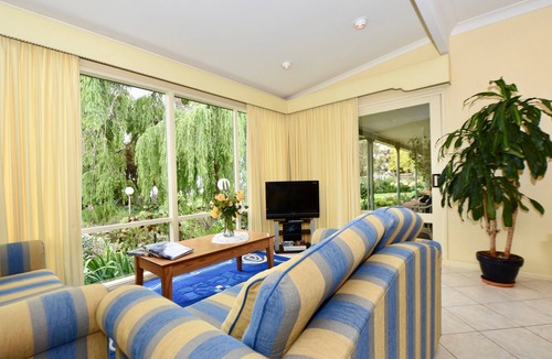 Cuttlefish Bay Apartment | The Lookout at Cuttlefish Bay- a secret garden!