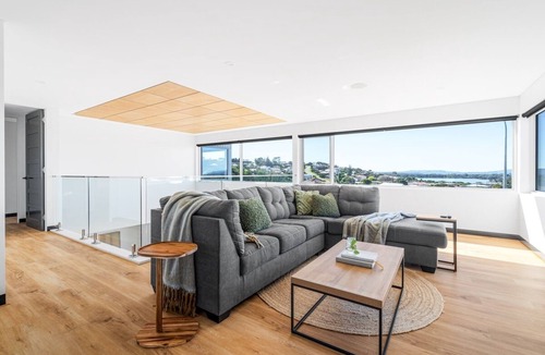 Mount Clarence House | The Lookout, Middleton Beach