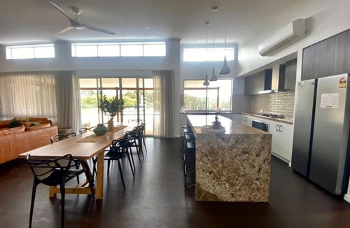 Quindalup House | The Loop - Rural Retreat with Pool & Valley Views