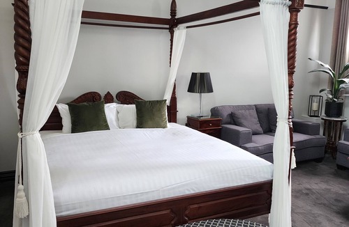Hobart Central Business District House | The Macquarie Hotel