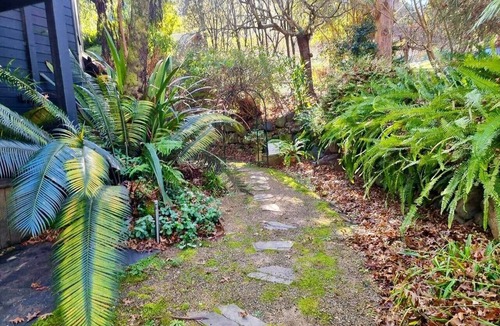 Warburton House | The Main House (include Water Cottage)