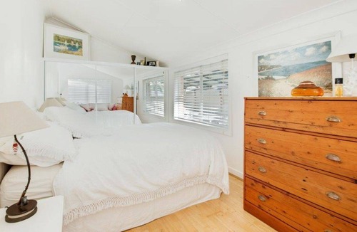 The Entrance House | The Manning Pool House