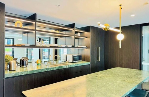 West Melbourne Apartment | The Marker - Modern CBD Lifestyle Apt with parking