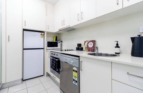 Darwin City Centre Apartment | The Midas Touch | Rooftop Pool & Free Parking