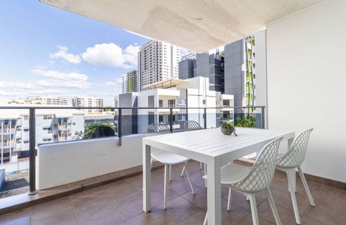 Darwin City Centre Apartment | The Midas Touch | Rooftop Pool & Free Parking