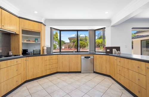 Dianella House | The Monaco Mansion Dianella - Sepal Stay
