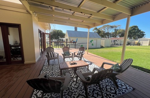 Kingscote House | The Mulberry Tree - Kingscote - Kangaroo Island Holiday Home