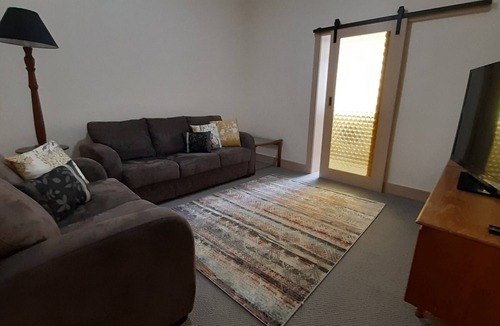 Moyhall Bed & Breakfast | The Nook Farm Cottage - Naracoorte
