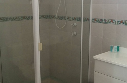 York Hotel | The Nosh & Nod (Great Rates & Superb Main Street Location)