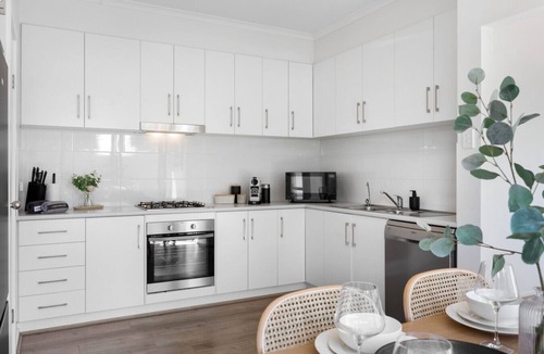 Kidman Park House | The Oak Grove - Stylish Retreat between Beach & CBD