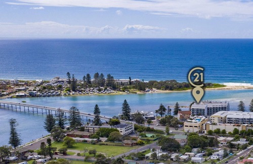 The Entrance Apartment | The Oaks Waterfront Resort, Unit 414