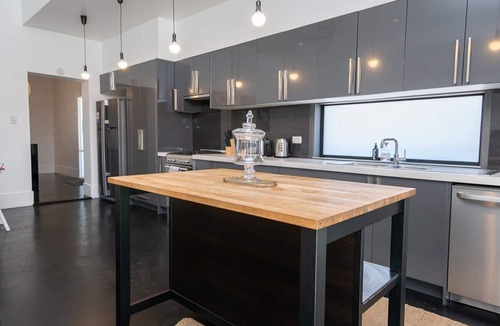 Orange East House | The Old Corner Store - Central & Stylish Home