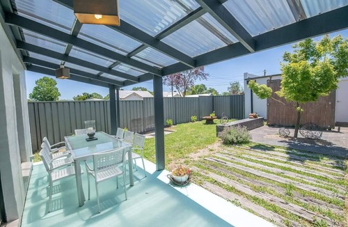 Orange East House | The Old Corner Store - Central & Stylish Home