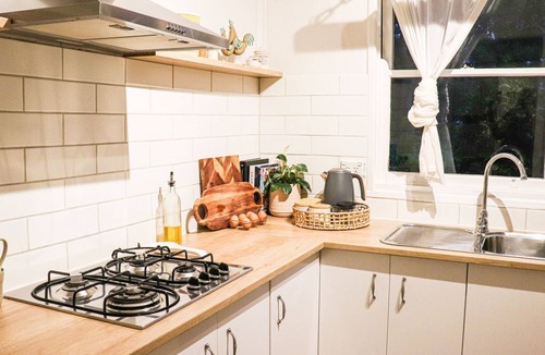 Tomerong Cottage | The Old Cottage by Book Jervis Bay - Country Couples Retreat