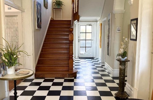 Canowindra Hotel | The Old Vic Hotel