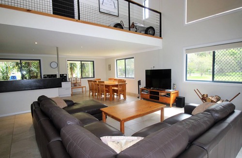 Smiths Lake House | The Palm Farm - Pet Friendly - Weekly Only - Byo Linen