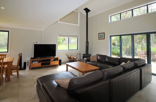 Smiths Lake House | The Palm Farm - Pet Friendly - Weekly Only - Byo Linen