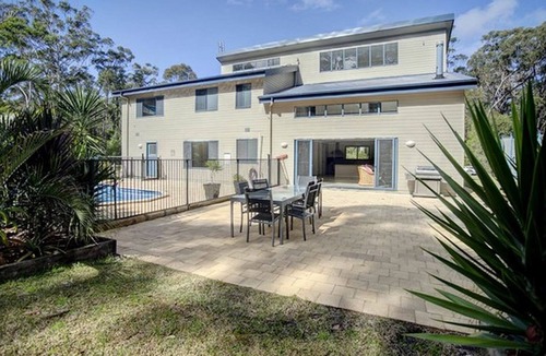 Smiths Lake House | The Palm Farm - Pet Friendly - Weekly Only - Byo Linen
