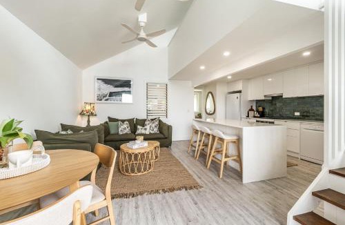Angourie Apartment | THE Palms Angourie - Treetop Retreat Near Spooky Beach - Holiday Yamba