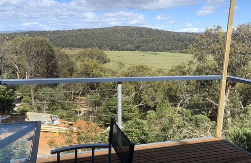 Aireys Inlet House | The Panorama - WIFI, Spa, Cosy Wood Fire