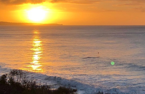 Aireys Inlet House | The Panorama - WIFI, Spa, Cosy Wood Fire