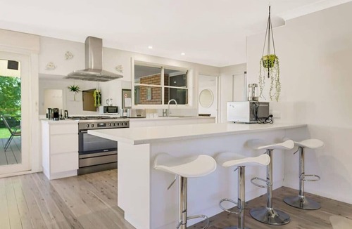 Calare House | The Pasadena. Entertainer's Haven. Orange.