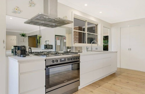 Calare House | The Pasadena. Entertainer's Haven. Orange.