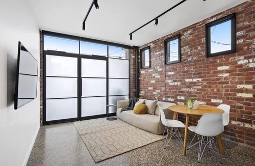 Geelong West Apartment | The Pix Studio Modern Industrial Stay