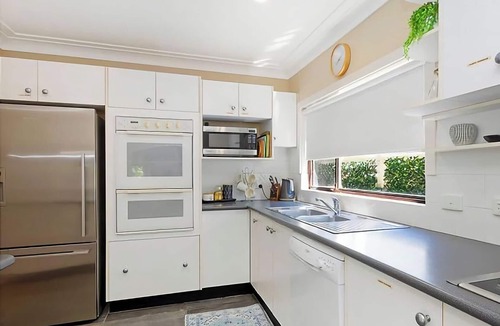 Gwandalan House | The Place - Pool, Lake, Kayaks & much more!