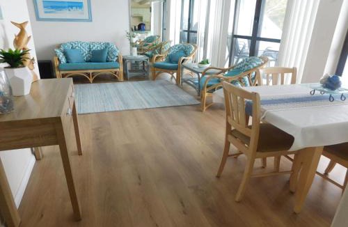 Soldiers Point Apartment | The Point, 5, 5-7 Mitchell Street large balcony with great water views