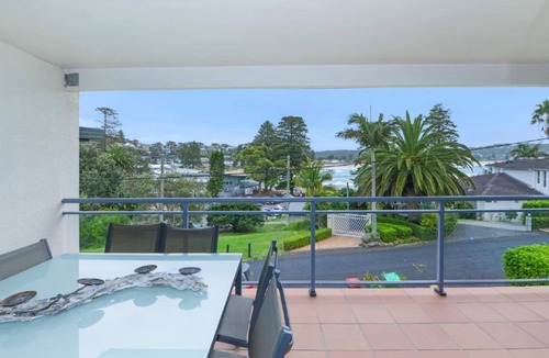 Avoca Beach House | The Point on Cliff - Two Levels and Views