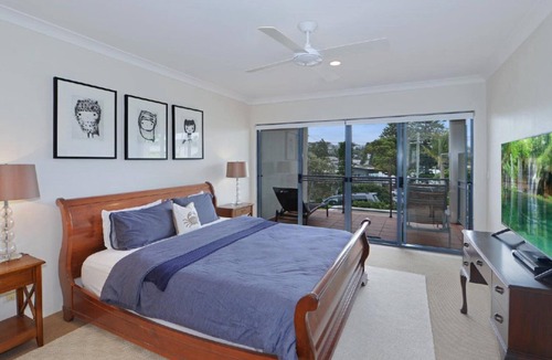 Avoca Beach House | The Point on Cliff - Two Levels and Views