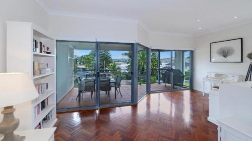Central Coast House | The Point On Cliff - Two Levels and Views