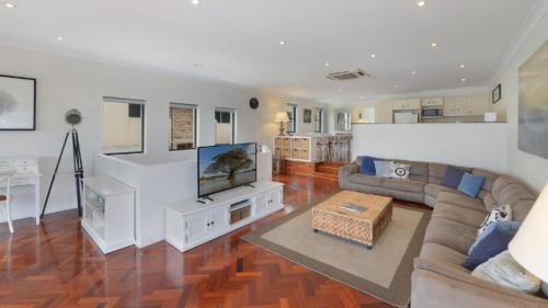 Central Coast House | The Point On Cliff - Two Levels and Views