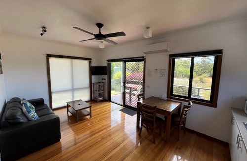 Waratah North Cottage | The Prom Coast Holiday Lodge 4