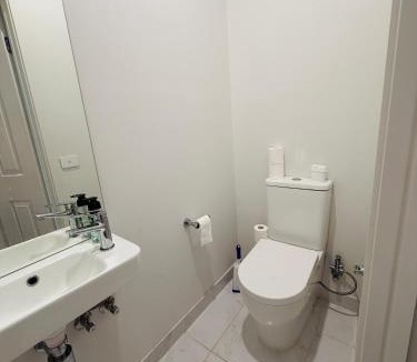 Manor Lakes House | The Quiet Stay