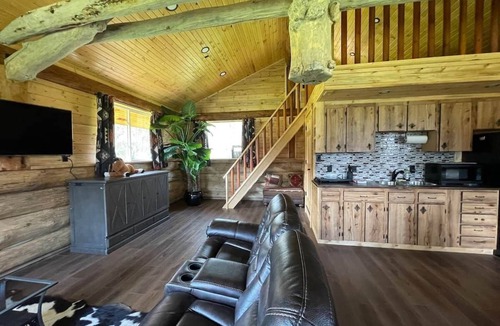 Division No. 11 House | The Ram cabin - Bear Creek cabins
