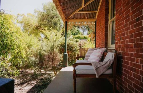Castlemaine Apartment | The Redbrick House