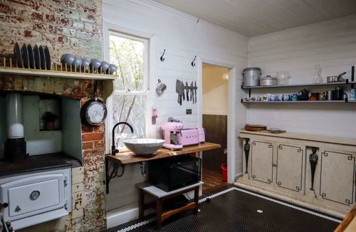 Tenterfield House | The Residence - Spacious 4-Bed Tenterfield Home
