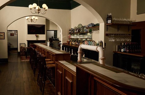 Upper Wakefield Hotel | The Rising Sun
