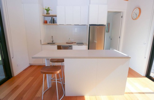 Bright Cabin | The Rocks - Olive Retreat