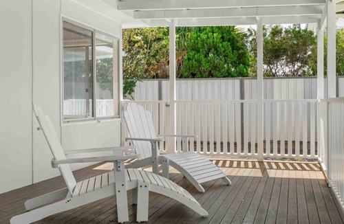 Culburra Beach House | The Salty Deck – Pet friendly & 200m to beach